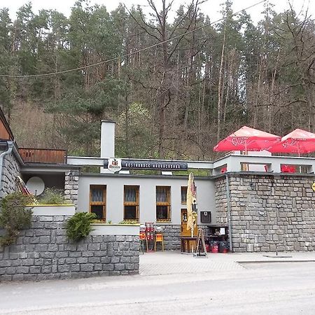 Lesni Restaurace Harrachovka Hotell Tábor Eksteriør bilde